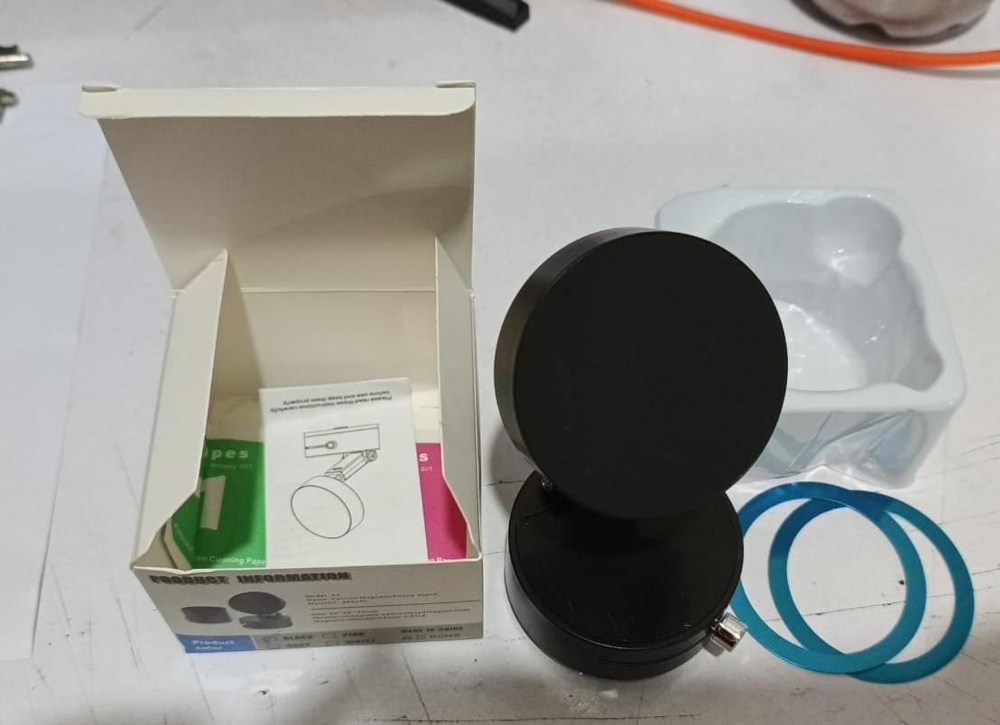 Vacuum Magnetic Suction Phone Holder – Foldable & 360° Rotatable